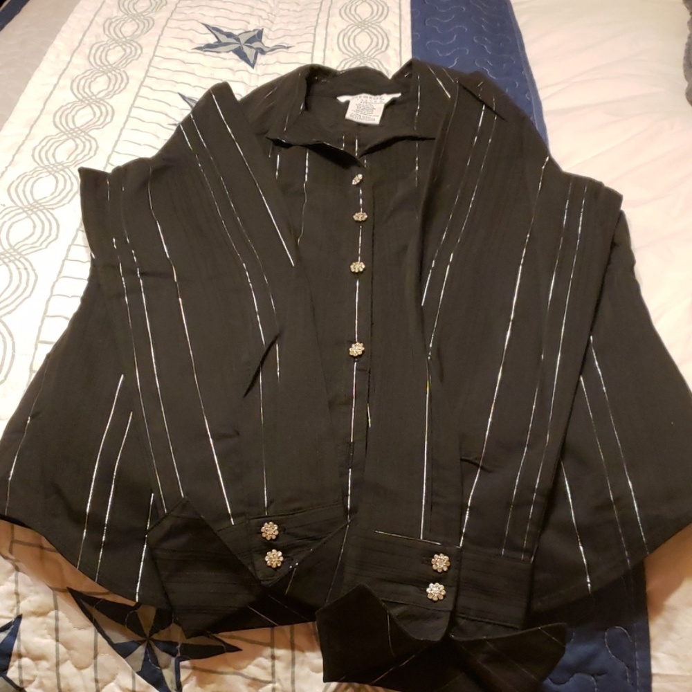 Women's long sleeve button up